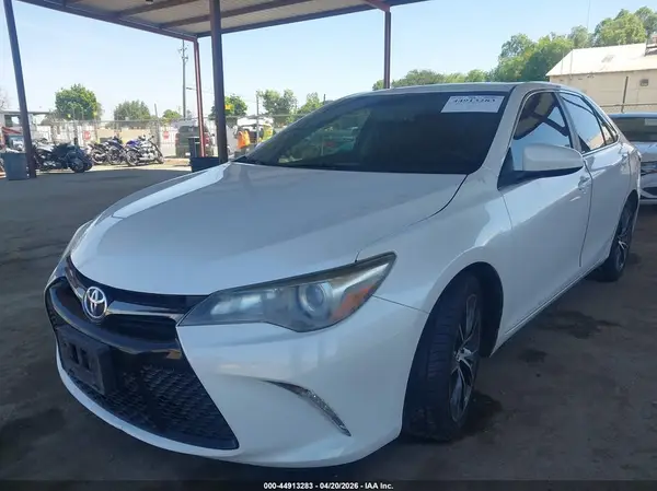 4T1BF1FK0GU549427 2016 TOYOTA CAMRY - Image 2