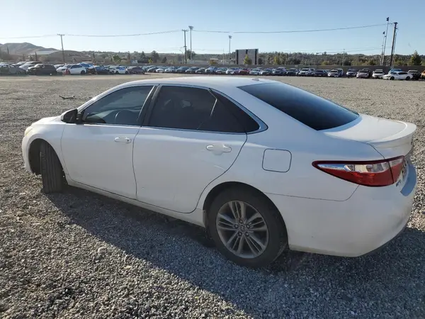4T1BF1FK0GU550822 2016 TOYOTA CAMRY - Image 2