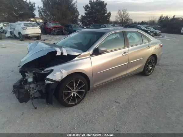 4T1BF1FK0GU551128 2016 TOYOTA CAMRY - Image 2