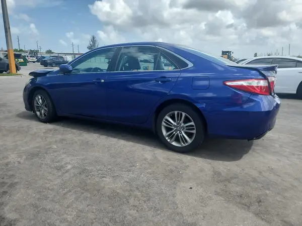 4T1BF1FK0GU555700 2016 TOYOTA CAMRY - Image 2