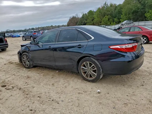 4T1BF1FK0GU556717 2016 TOYOTA CAMRY - Image 2
