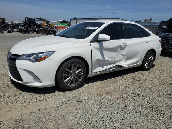 4T1BF1FK0GU557463 2016 TOYOTA CAMRY - Image 1