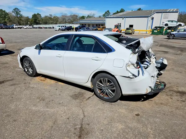 4T1BF1FK0GU557771 2016 TOYOTA CAMRY - Image 2
