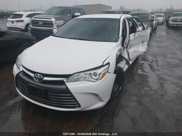 4T1BF1FK0GU559262 2016 TOYOTA CAMRY - Image 2