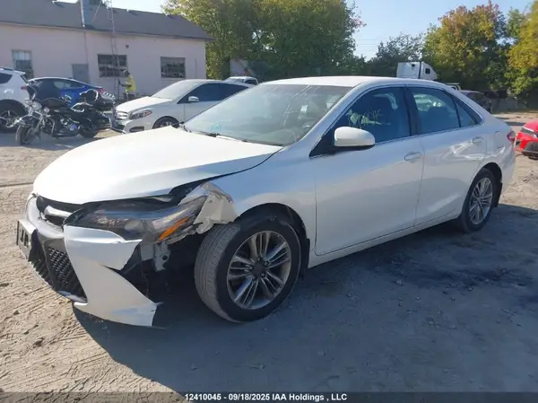 4T1BF1FK0GU560640 2016 TOYOTA CAMRY - Image 2