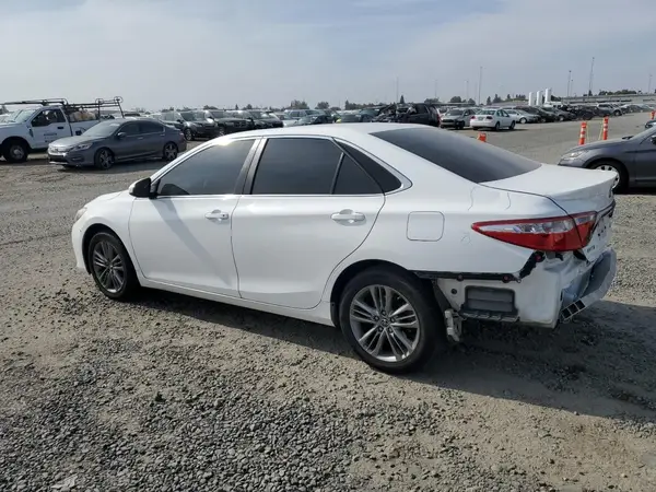 4T1BF1FK0GU563196 2016 TOYOTA CAMRY - Image 2