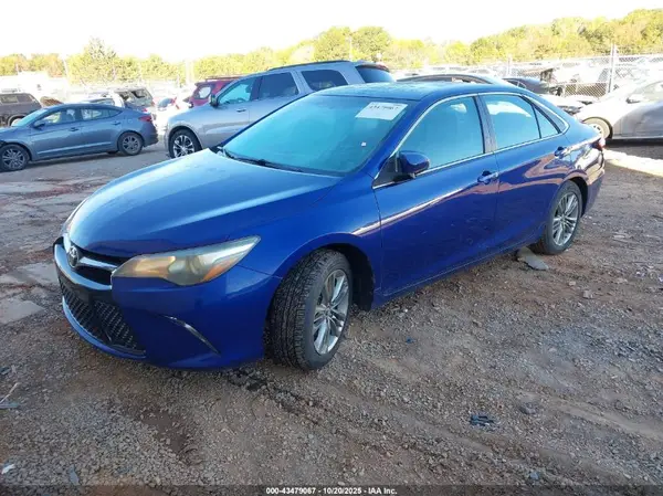 4T1BF1FK0GU563571 2016 TOYOTA CAMRY - Image 2