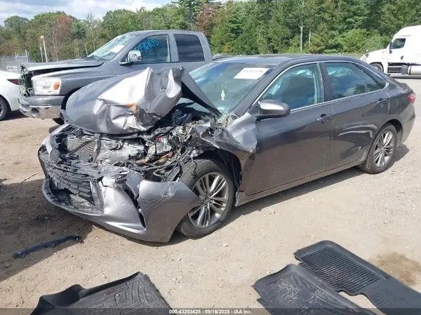 4T1BF1FK0GU564316 2016 TOYOTA CAMRY - Image 2
