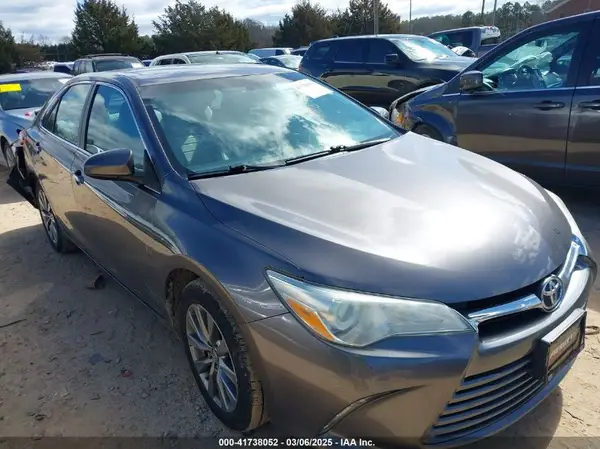 4T1BF1FK0GU564686 2016 TOYOTA CAMRY - Image 1