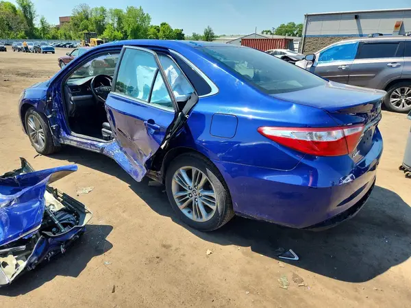 4T1BF1FK0GU564834 2016 TOYOTA CAMRY - Image 2