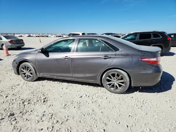 4T1BF1FK0GU565269 2016 TOYOTA CAMRY - Image 2