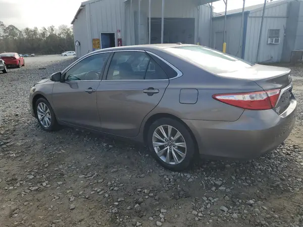 4T1BF1FK0GU568771 2016 TOYOTA CAMRY - Image 2