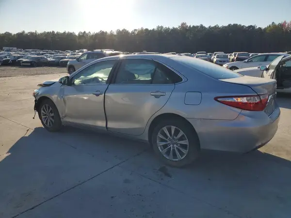 4T1BF1FK0GU569550 2016 TOYOTA CAMRY - Image 2