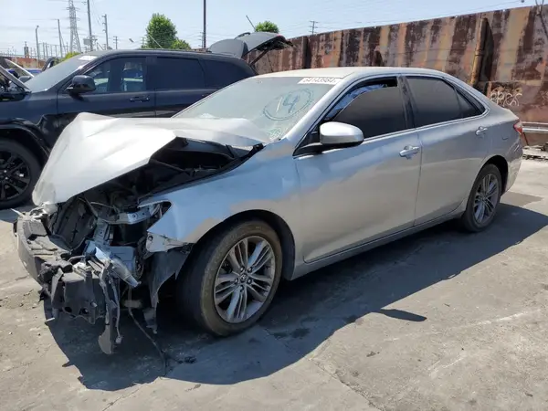 4T1BF1FK0GU571945 2016 TOYOTA CAMRY - Image 1