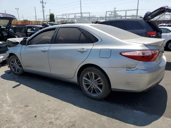 4T1BF1FK0GU571945 2016 TOYOTA CAMRY - Image 2
