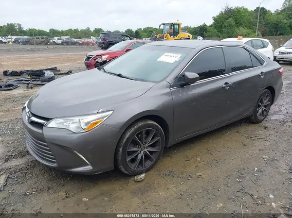 4T1BF1FK0GU572982 2016 TOYOTA CAMRY - Image 2