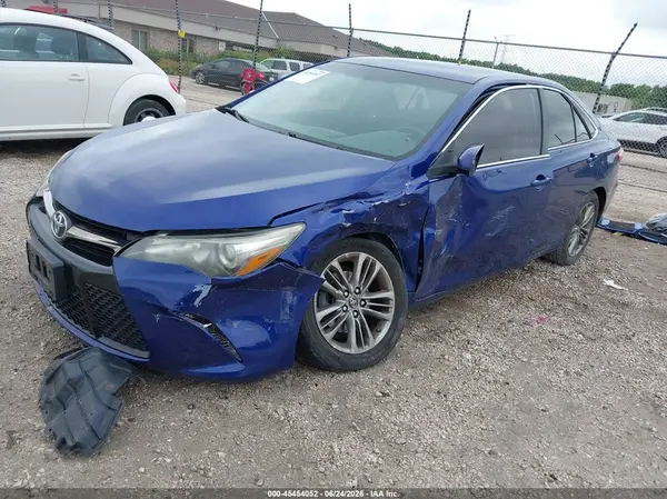 4T1BF1FK0GU575011 2016 TOYOTA CAMRY - Image 2