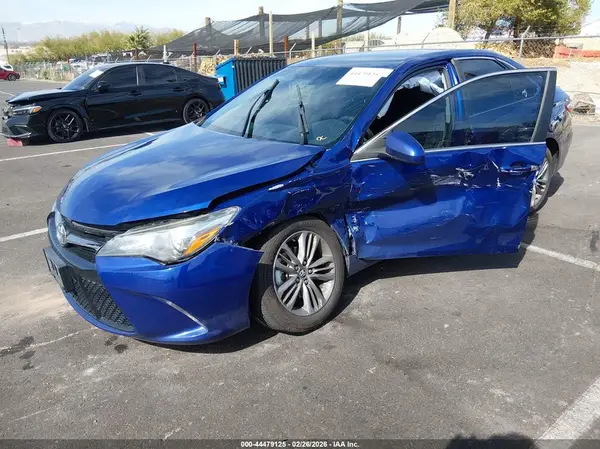 4T1BF1FK0GU578670 2016 TOYOTA CAMRY - Image 2