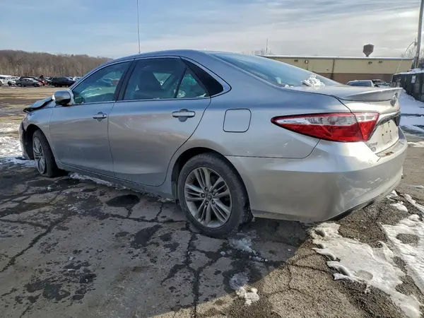 4T1BF1FK0GU581780 2016 TOYOTA CAMRY - Image 2