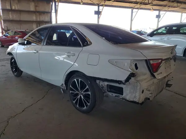 4T1BF1FK0GU582251 2016 TOYOTA CAMRY - Image 2
