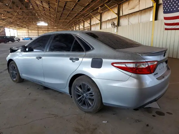 4T1BF1FK0GU584680 2016 TOYOTA CAMRY - Image 2