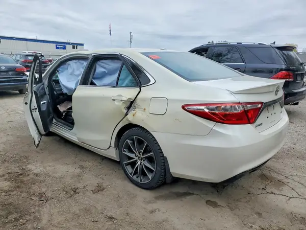 4T1BF1FK0GU588521 2016 TOYOTA CAMRY - Image 2