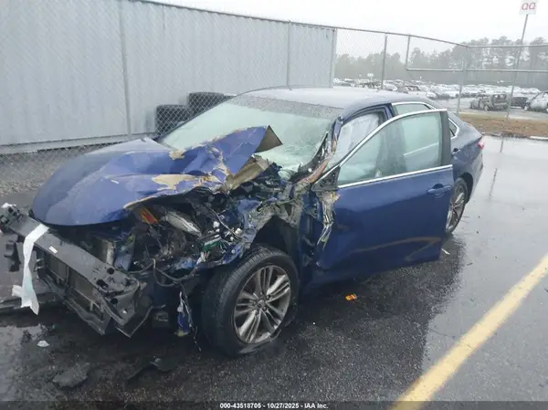 4T1BF1FK0GU588695 2016 TOYOTA CAMRY - Image 2