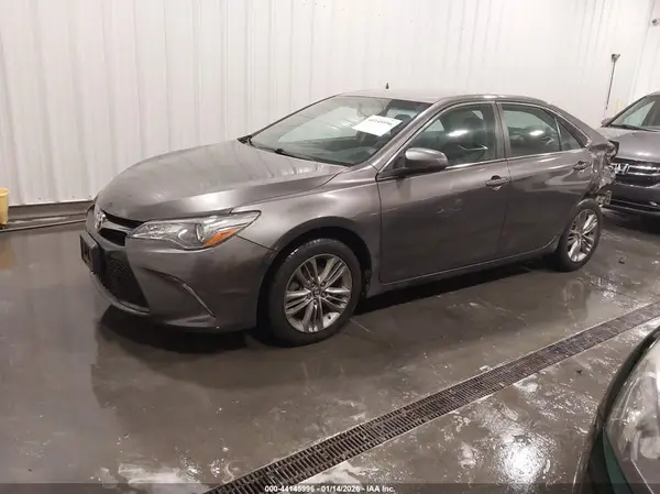 4T1BF1FK0GU589491 2016 TOYOTA CAMRY - Image 2