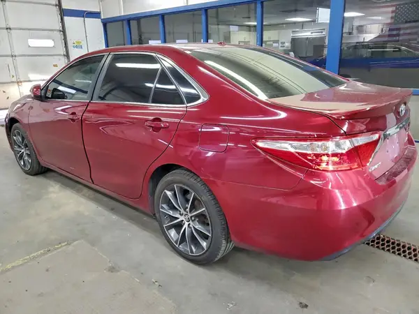 4T1BF1FK0GU590009 2016 TOYOTA CAMRY - Image 2