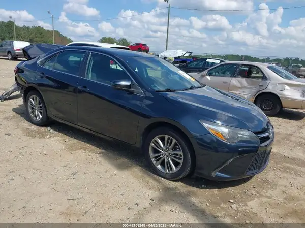 4T1BF1FK0GU591564 2016 TOYOTA CAMRY - Image 1