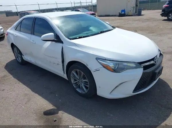 4T1BF1FK0GU592701 2016 TOYOTA CAMRY - Image 1