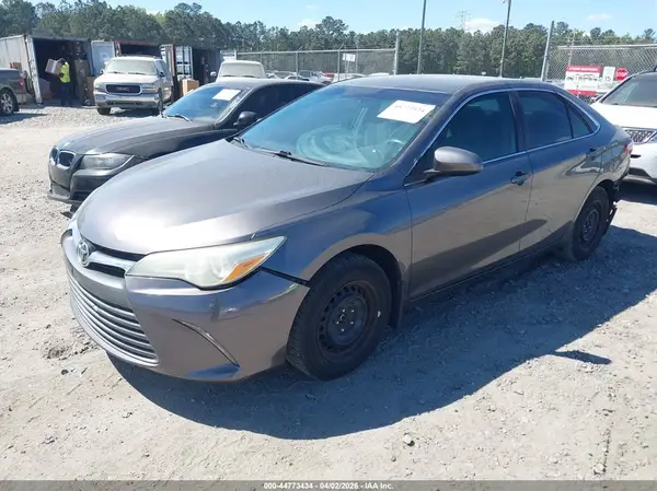 4T1BF1FK0GU593962 2016 TOYOTA CAMRY - Image 2