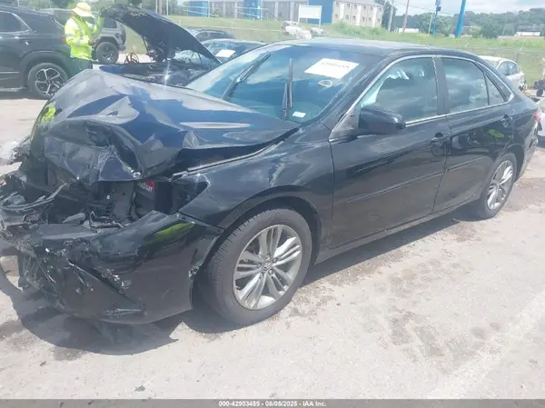 4T1BF1FK0GU594013 2016 TOYOTA CAMRY - Image 2