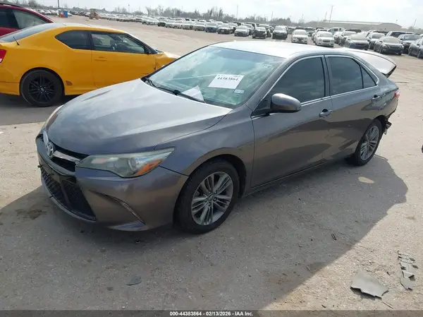 4T1BF1FK0GU595534 2016 TOYOTA CAMRY - Image 2