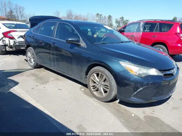 4T1BF1FK0GU595582 2016 TOYOTA CAMRY - Image 1