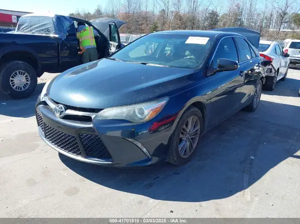 4T1BF1FK0GU595582 2016 TOYOTA CAMRY - Image 2