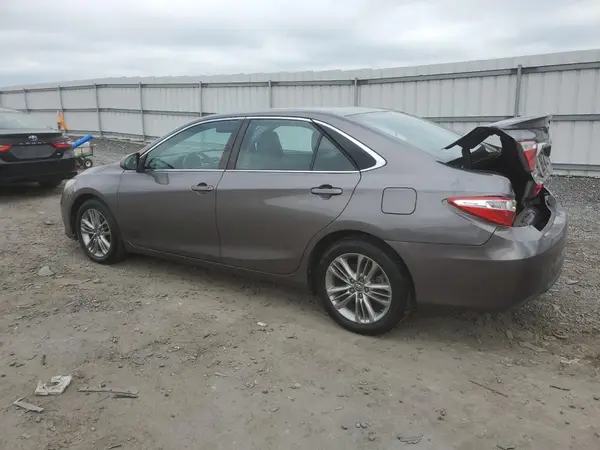 4T1BF1FK0GU599230 2016 TOYOTA CAMRY - Image 2
