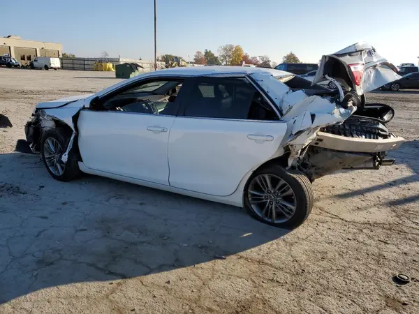 4T1BF1FK0GU600182 2016 TOYOTA CAMRY - Image 2
