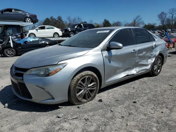 4T1BF1FK0GU601011 2016 TOYOTA CAMRY - Image 1