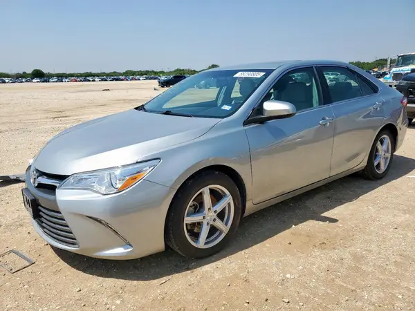 4T1BF1FK0GU604202 2016 TOYOTA CAMRY - Image 1