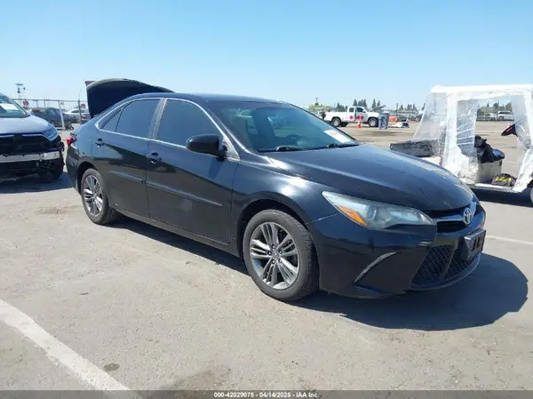 4T1BF1FK0GU607665 2016 TOYOTA CAMRY - Image 1