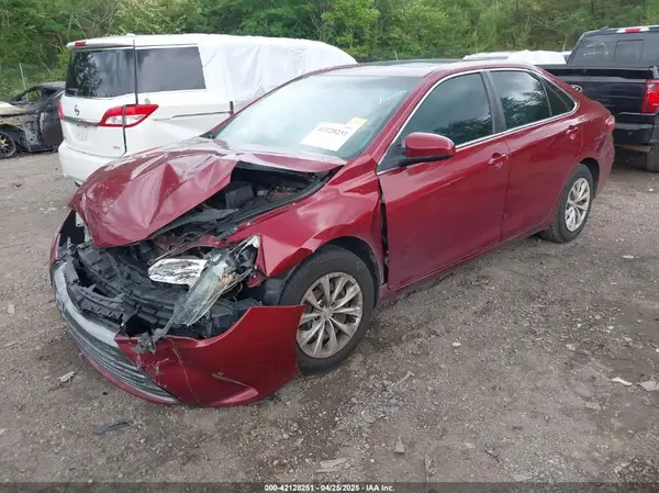 4T1BF1FK0GU608251 2016 TOYOTA CAMRY - Image 2