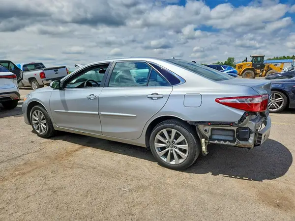 4T1BF1FK0GU608461 2016 TOYOTA CAMRY - Image 2