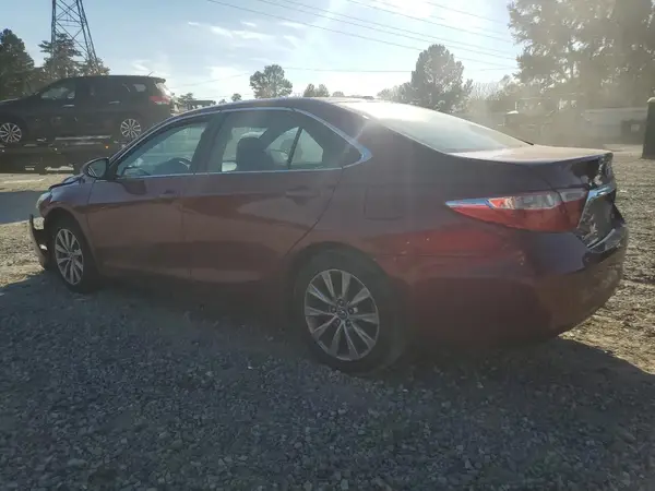 4T1BF1FK0GU610503 2016 TOYOTA CAMRY - Image 2