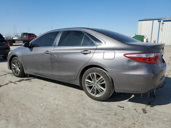 4T1BF1FK0GU611344 2016 TOYOTA CAMRY - Image 2