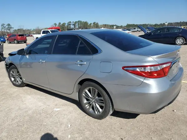 4T1BF1FK0GU612882 2016 TOYOTA CAMRY - Image 2