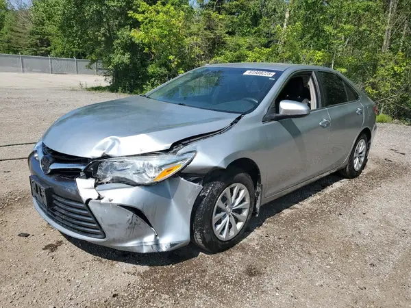 4T1BF1FK0GU613675 2016 TOYOTA CAMRY - Image 1