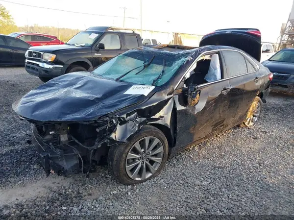 4T1BF1FK0GU614812 2016 TOYOTA CAMRY - Image 2