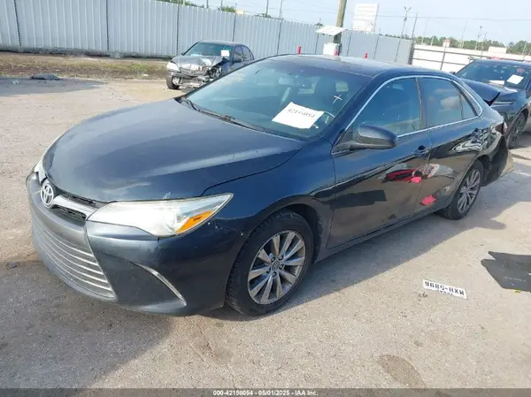4T1BF1FK0GU615023 2016 TOYOTA CAMRY - Image 2