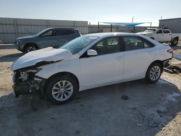 4T1BF1FK0GU999255 2016 TOYOTA CAMRY - Image 1